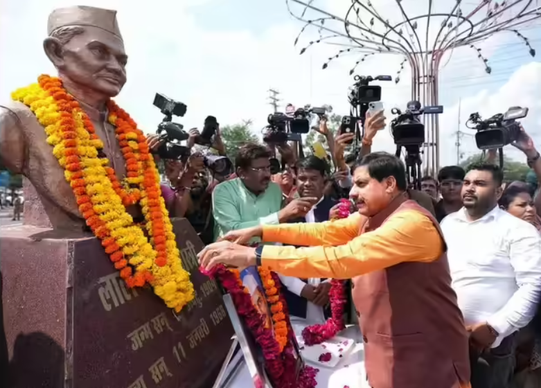 CM Pays Tribute to Lal Bahadur Shastri